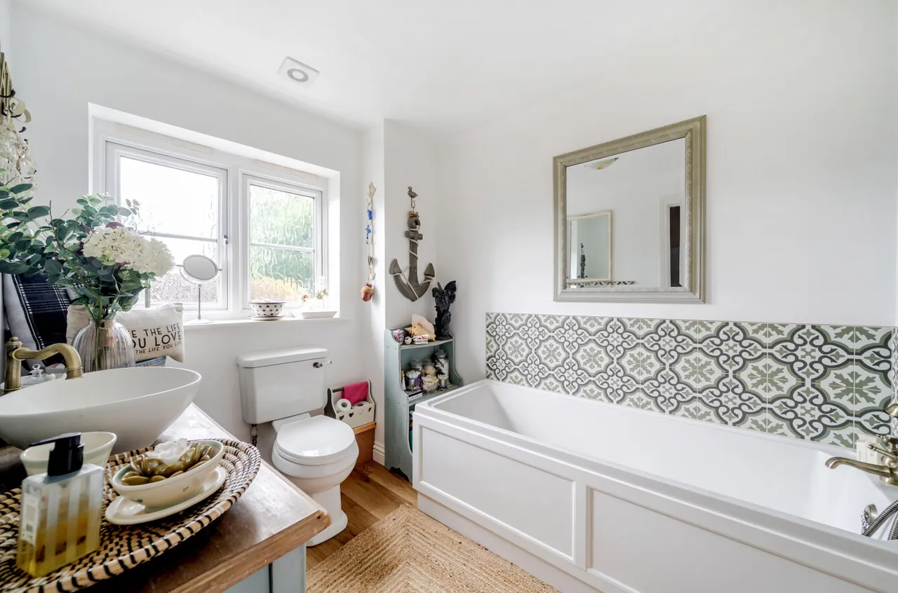 Goldcrest Way, Four Marks, GU34, photo 13