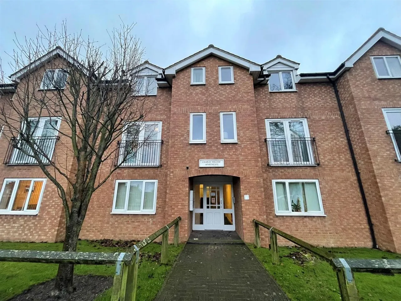 2 bed flat for sale — North Leas Avenue, Scarborough YO12 6LY