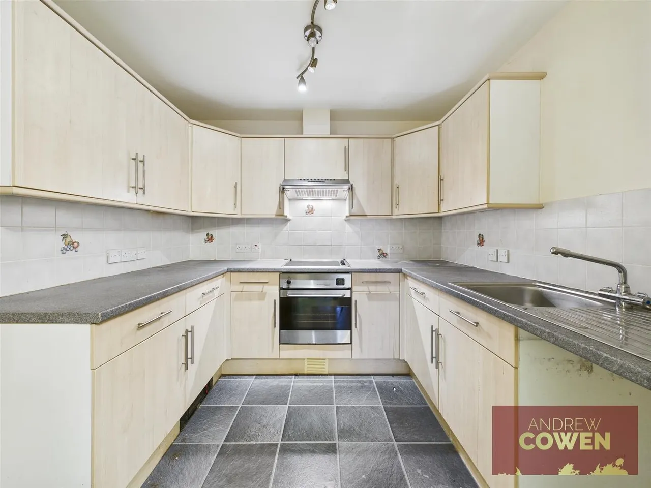 North Leas Avenue, Scarborough YO12 6LY, photo 3