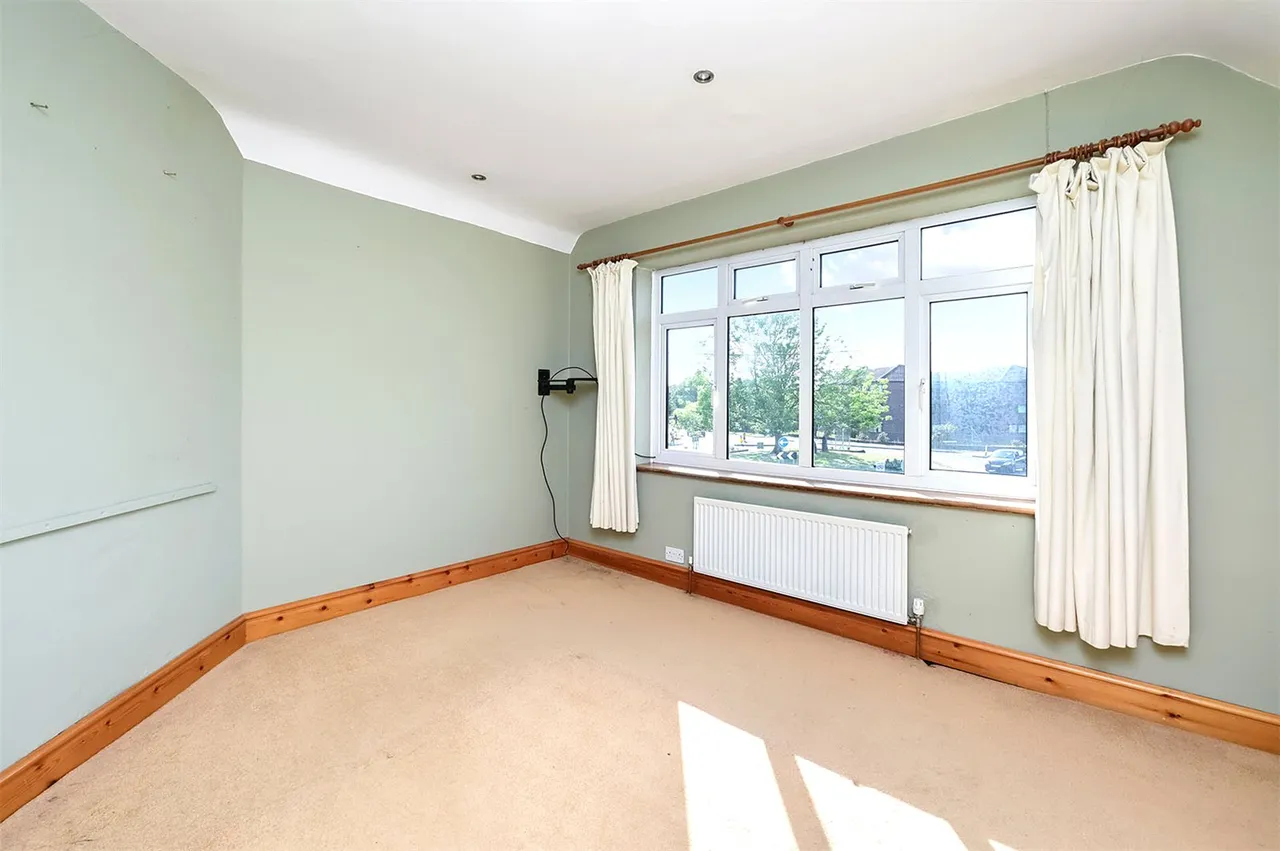 Manor Road, Ash, Guildford, Surrey, GU12 6QA, photo 8