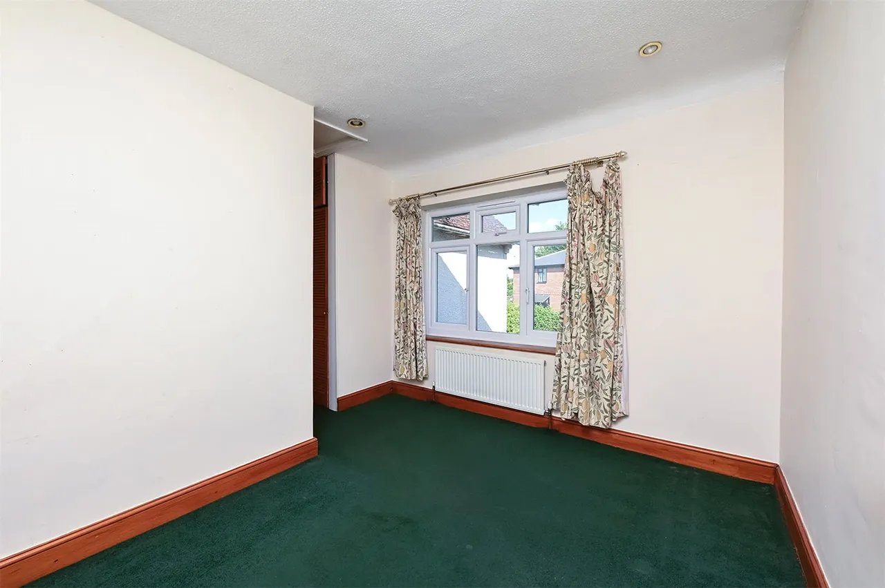Manor Road, Ash, Guildford, Surrey, GU12 6QA, photo 11
