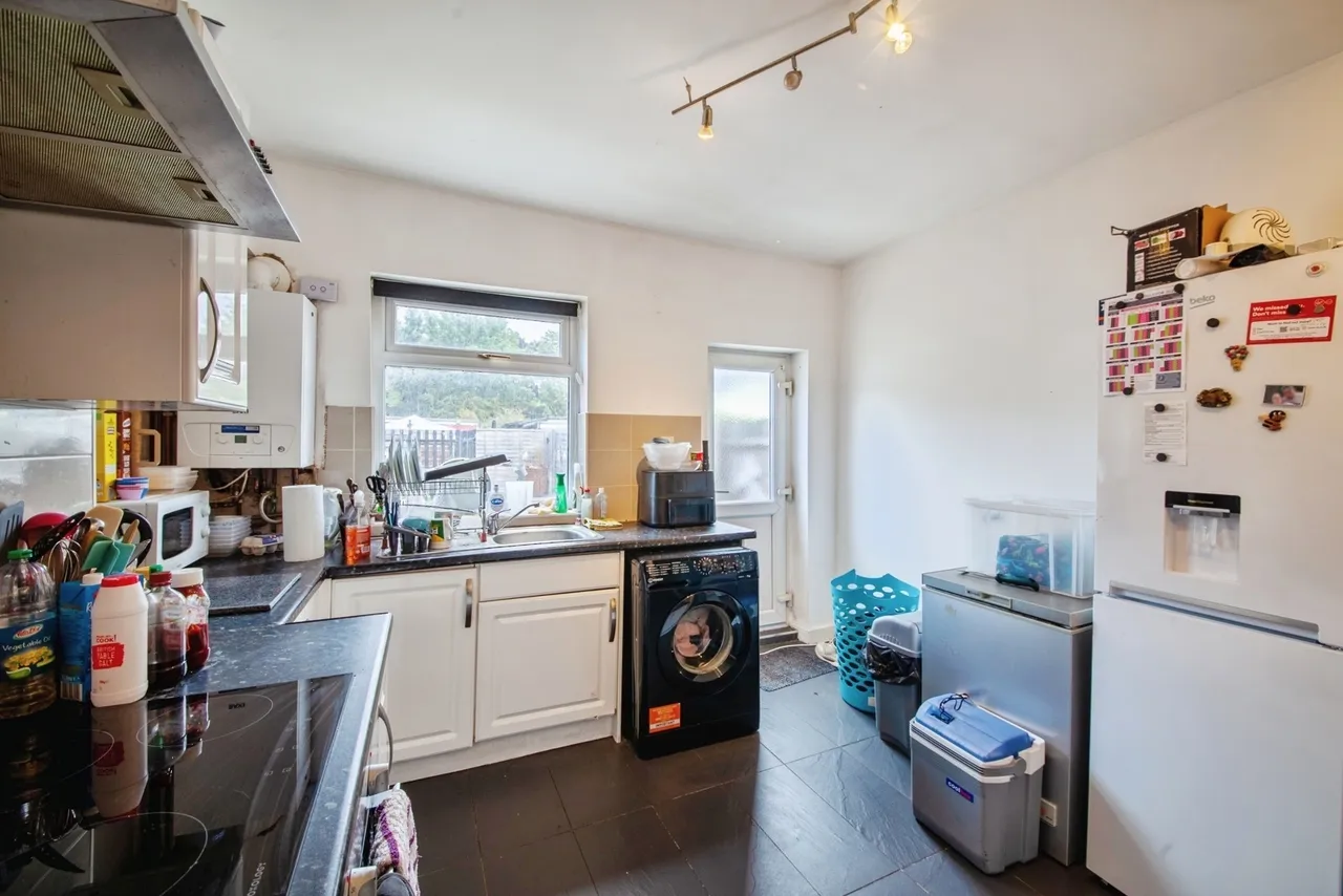 Brinsworth Road, Catcliffe, Rotherham, South Yorkshire, S60, photo 5