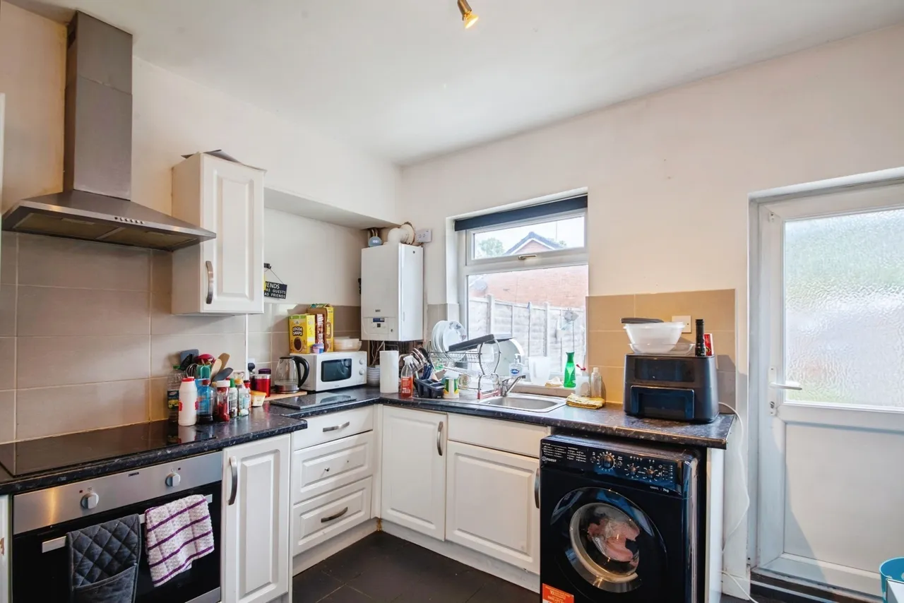 Brinsworth Road, Catcliffe, Rotherham, South Yorkshire, S60, photo 3