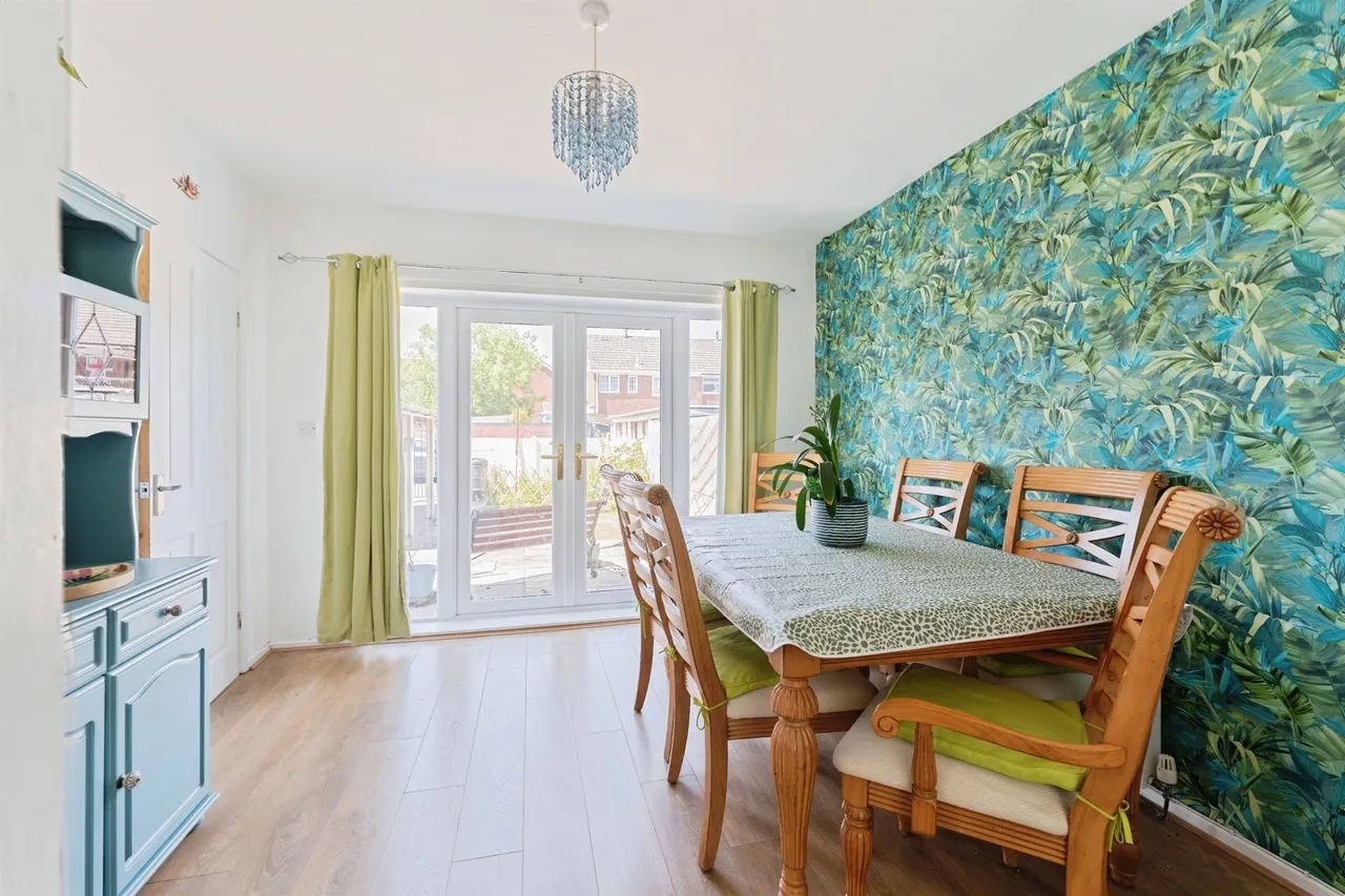 Langley Court, Ellesmere Port, photo 6