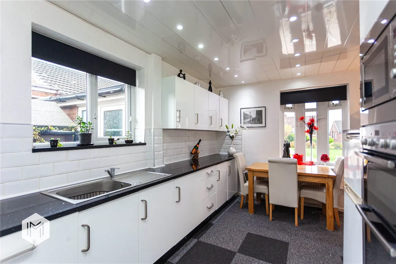 Heathfield, Harwood, Bolton, BL2 3QQ, photo 5