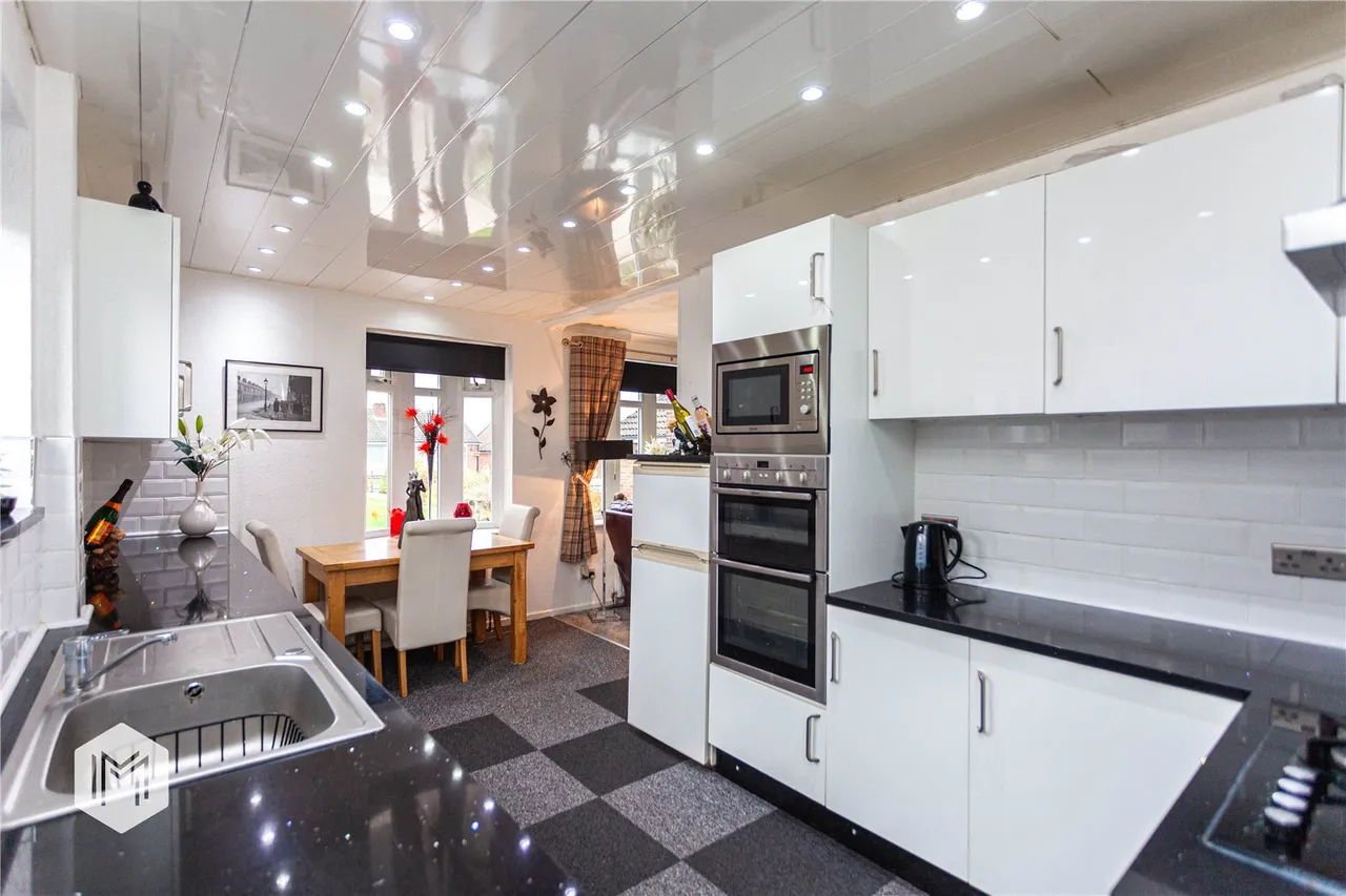 Heathfield, Harwood, Bolton, BL2 3QQ, photo 3