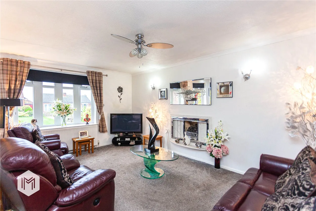 Heathfield, Harwood, Bolton, BL2 3QQ, photo 2