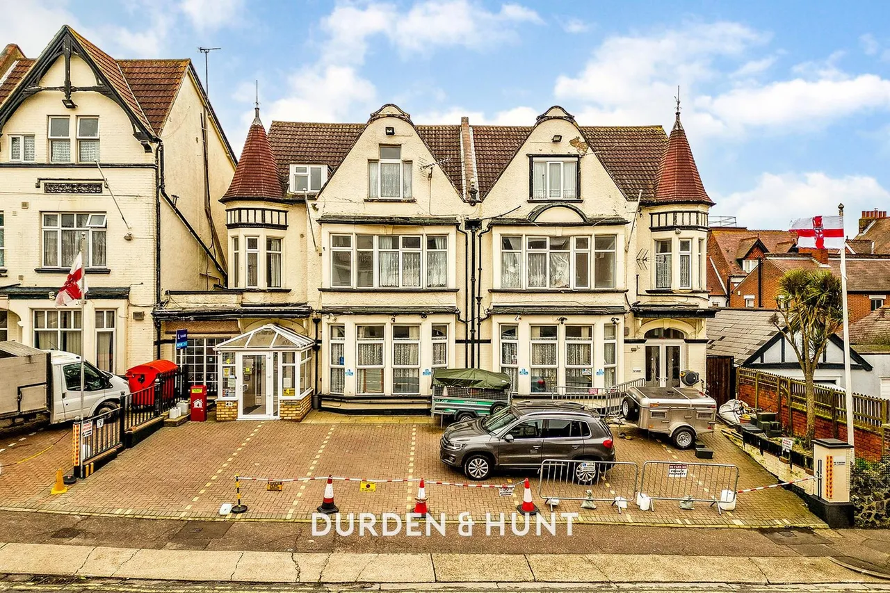 16 bed house for sale, Grosvenor Road, Westcliff-On-Sea, SS0