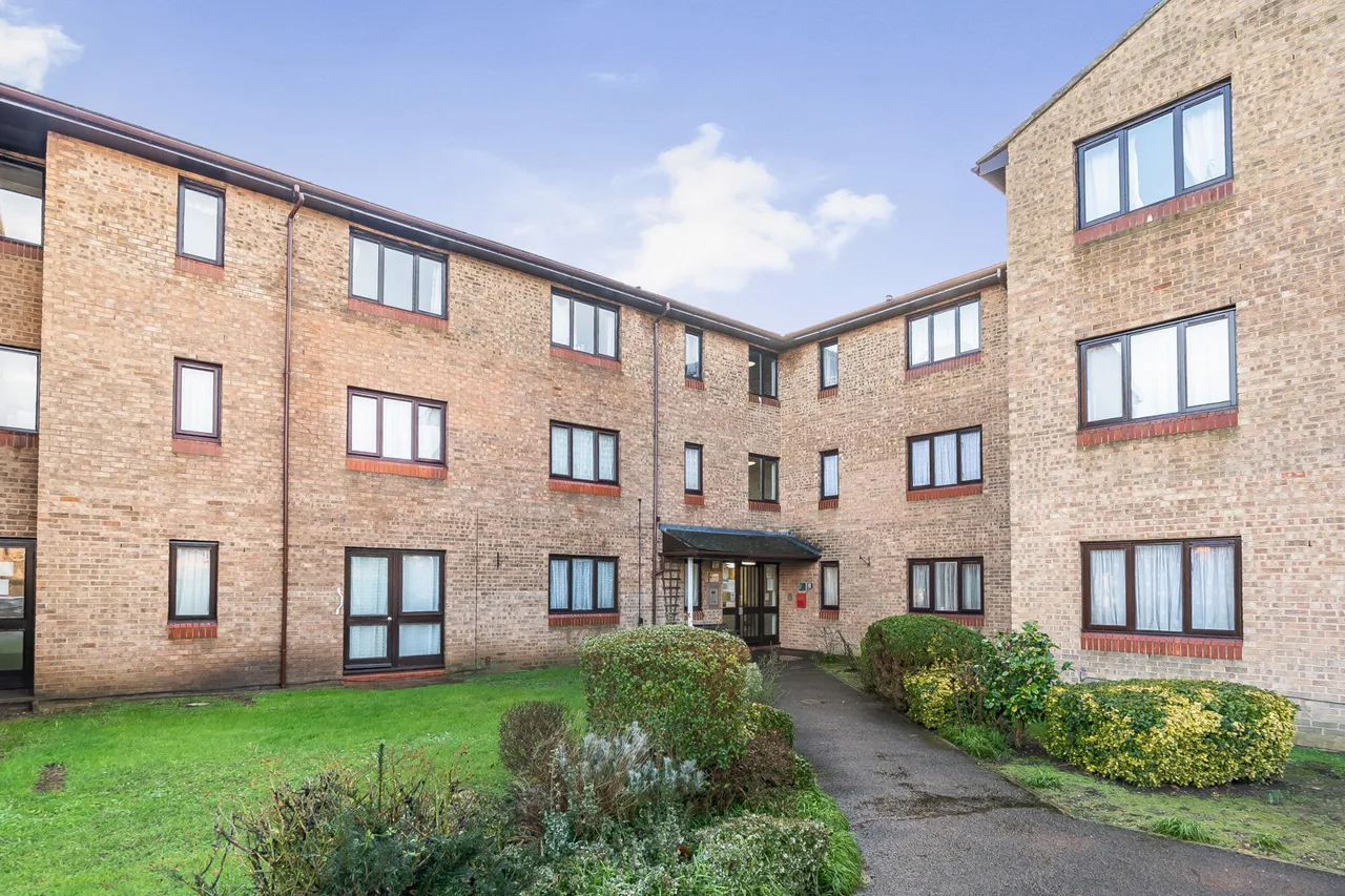 1 bed flat for sale, Verona Close, UB8