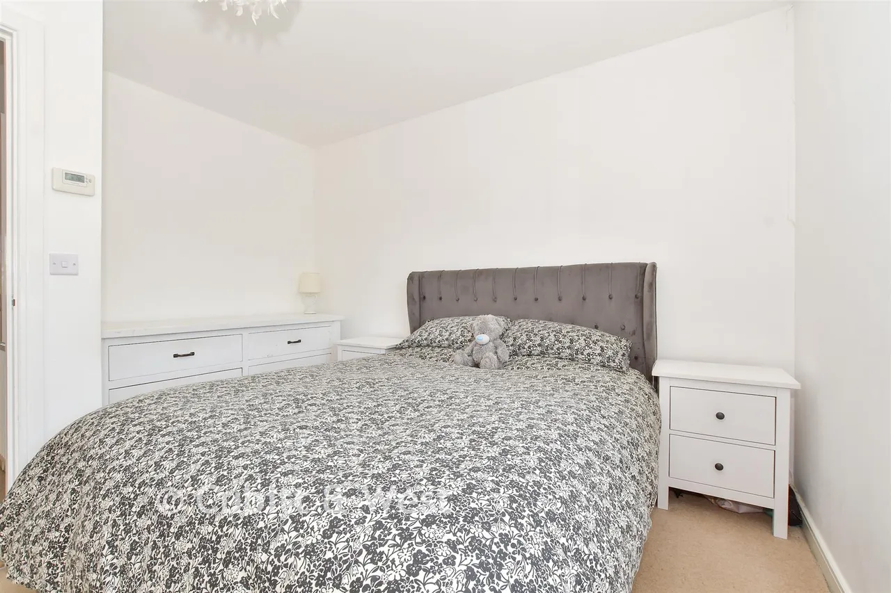 Onslow Walk, Broadbridge Heath, RH12, photo 15