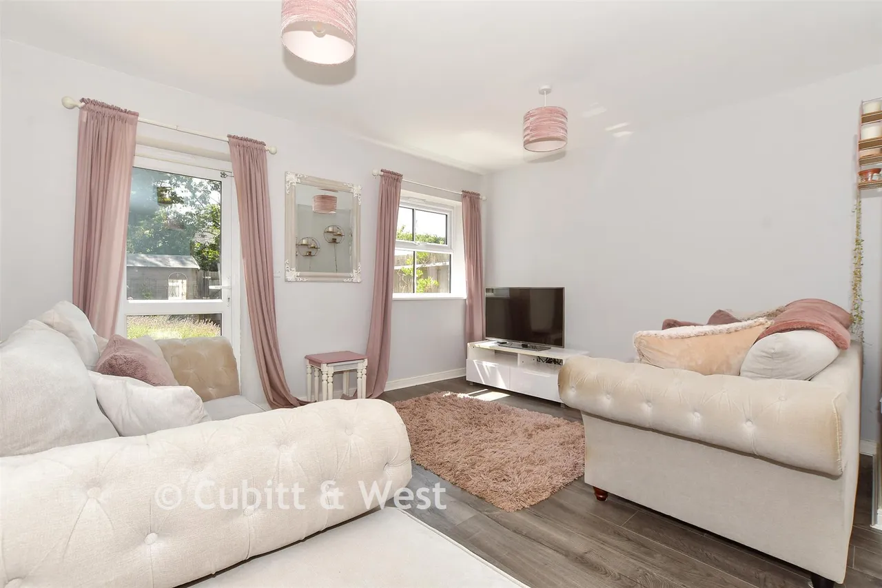 Onslow Walk, Broadbridge Heath, RH12, photo 6