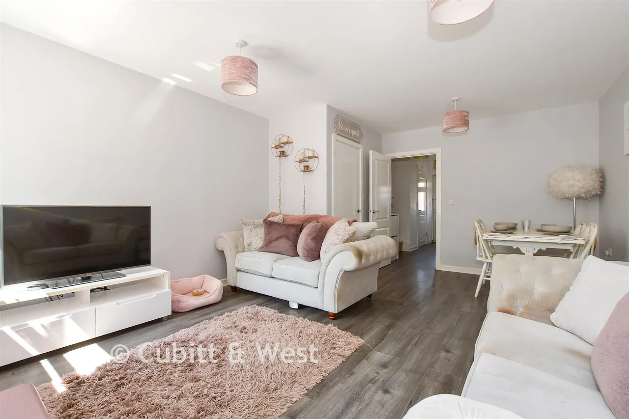 Onslow Walk, Broadbridge Heath, RH12, photo 5