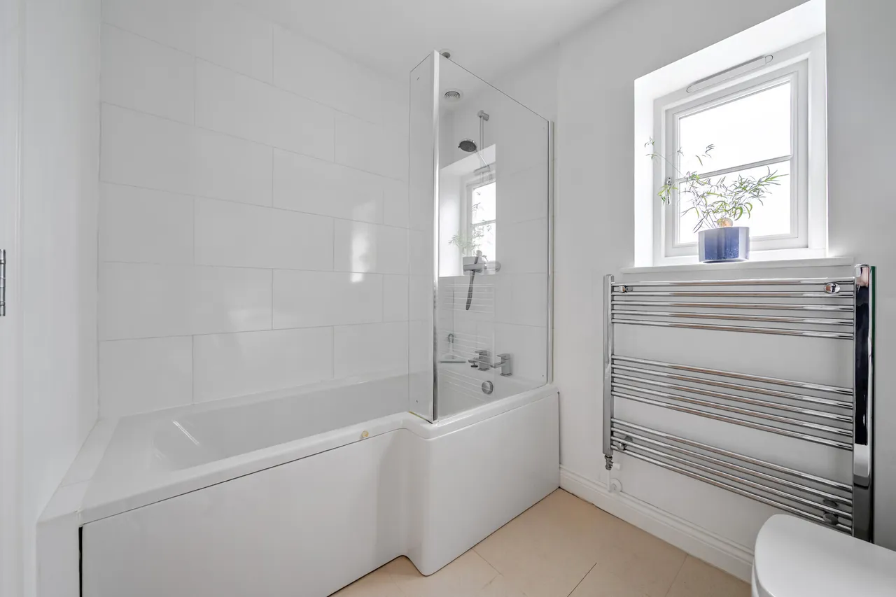 Blowhorn Street, Marlborough, SN8, photo 12