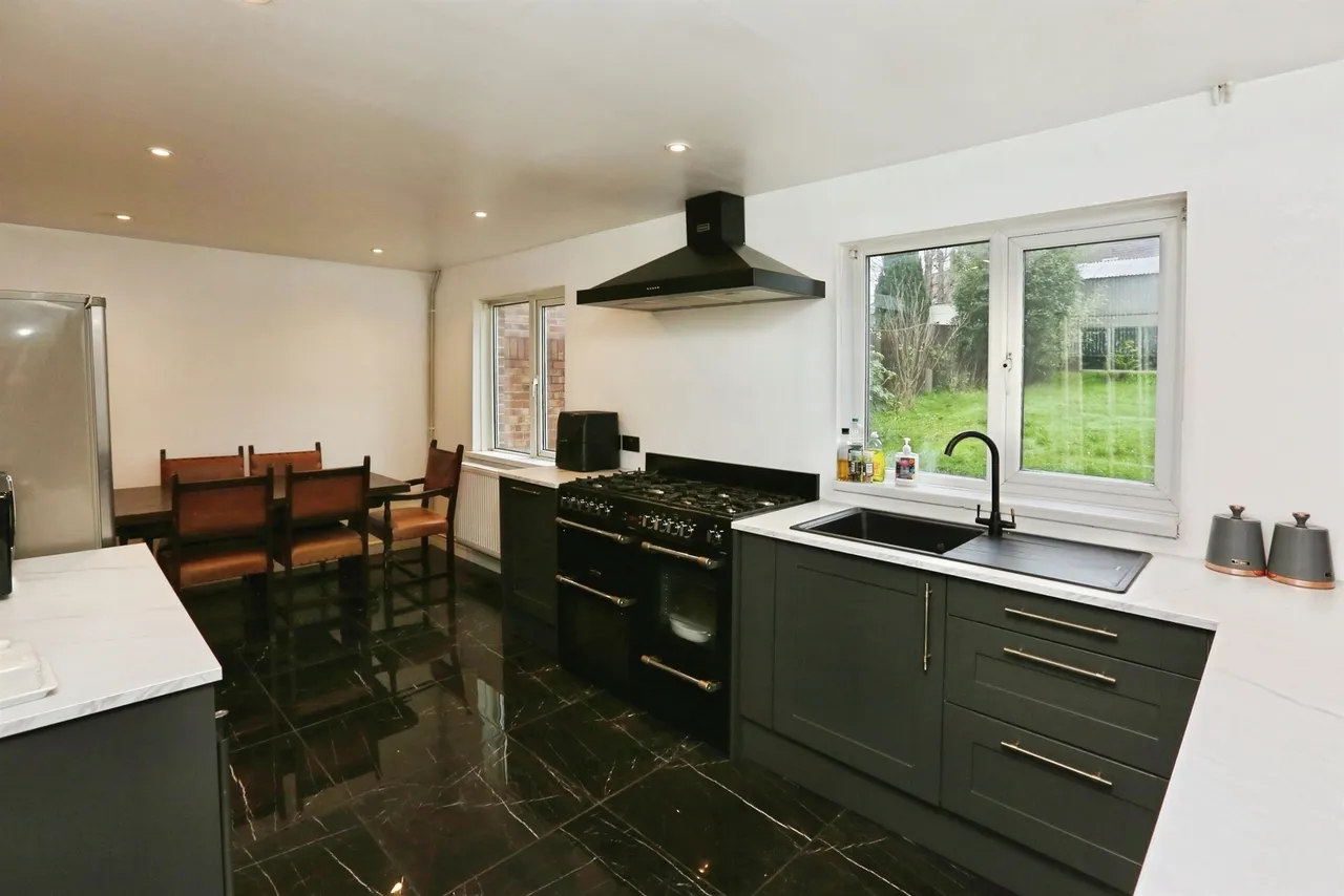 3 bed house for sale — Cotton Close, Bishopstoke, EASTLEIGH