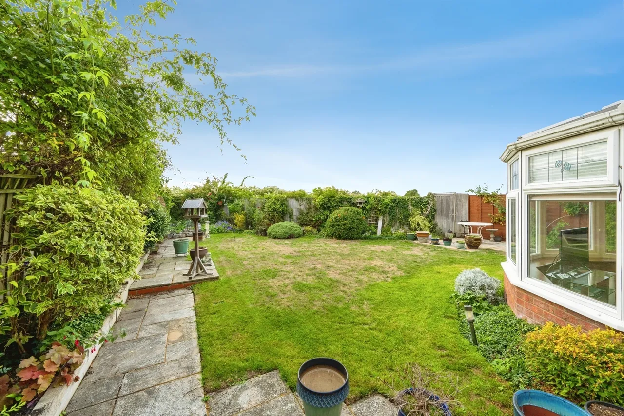 Newell Close, Aylesbury, HP21, photo 24