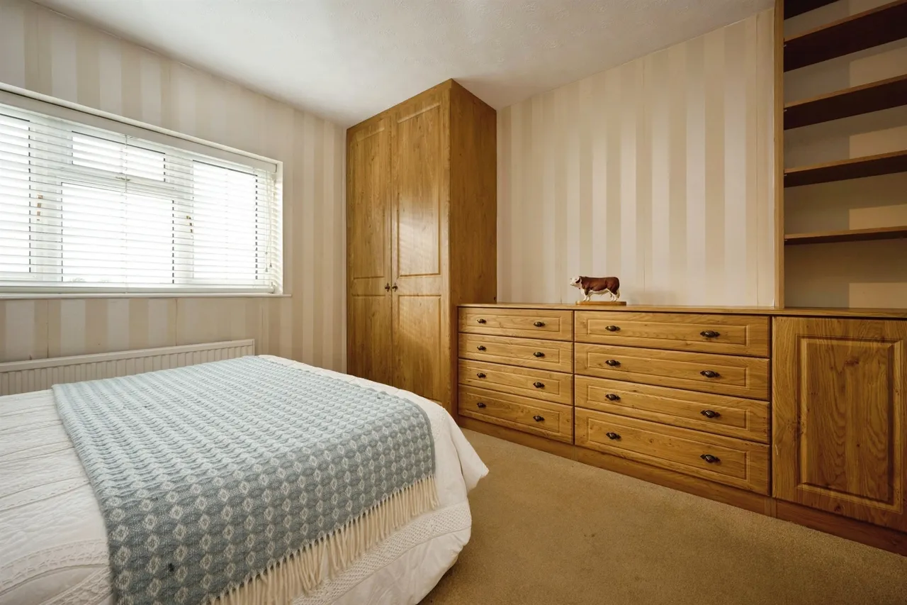 Newell Close, Aylesbury, HP21, photo 16