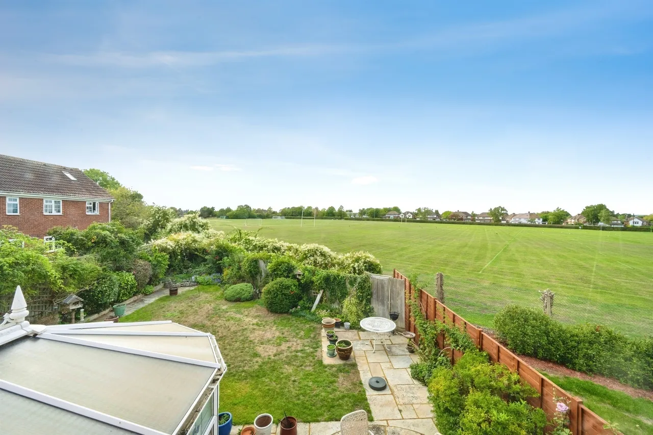 Newell Close, Aylesbury, HP21, photo 20