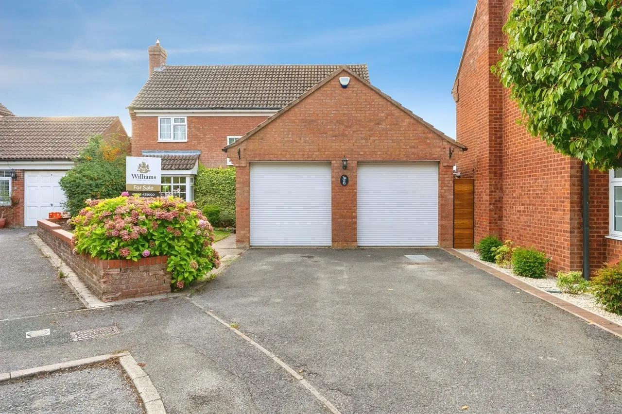 4 bed house for sale, Newell Close, Aylesbury, HP21