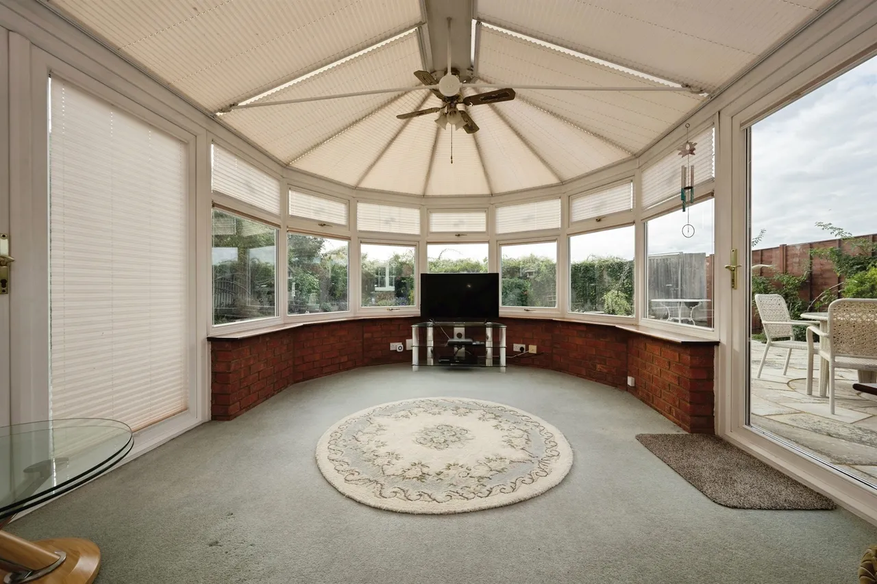 Newell Close, Aylesbury, HP21, photo 9
