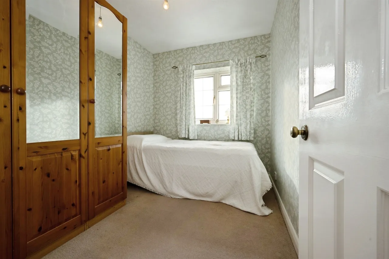 Newell Close, Aylesbury, HP21, photo 17
