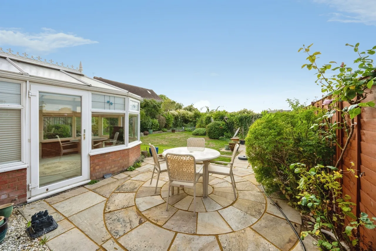 Newell Close, Aylesbury, HP21, photo 22