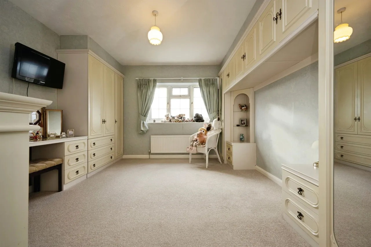 Newell Close, Aylesbury, HP21, photo 13