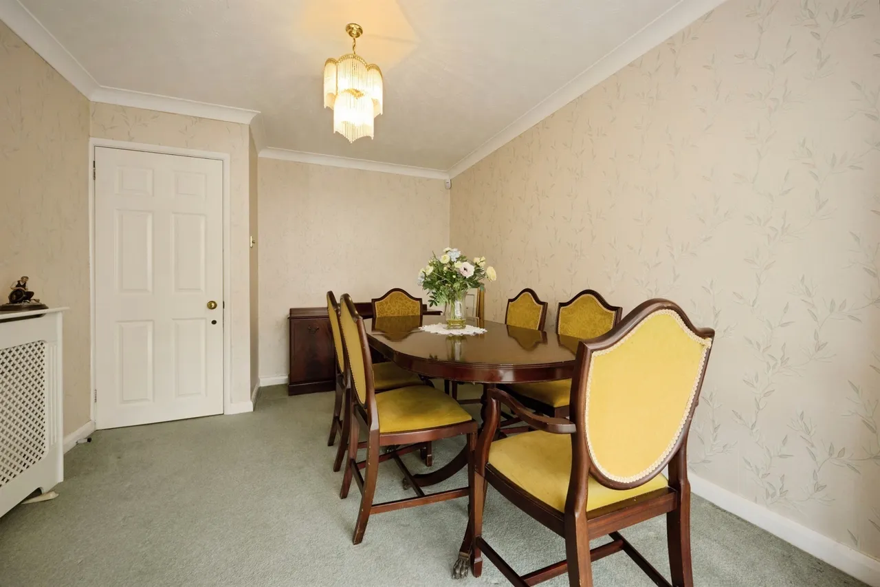 Newell Close, Aylesbury, HP21, photo 8