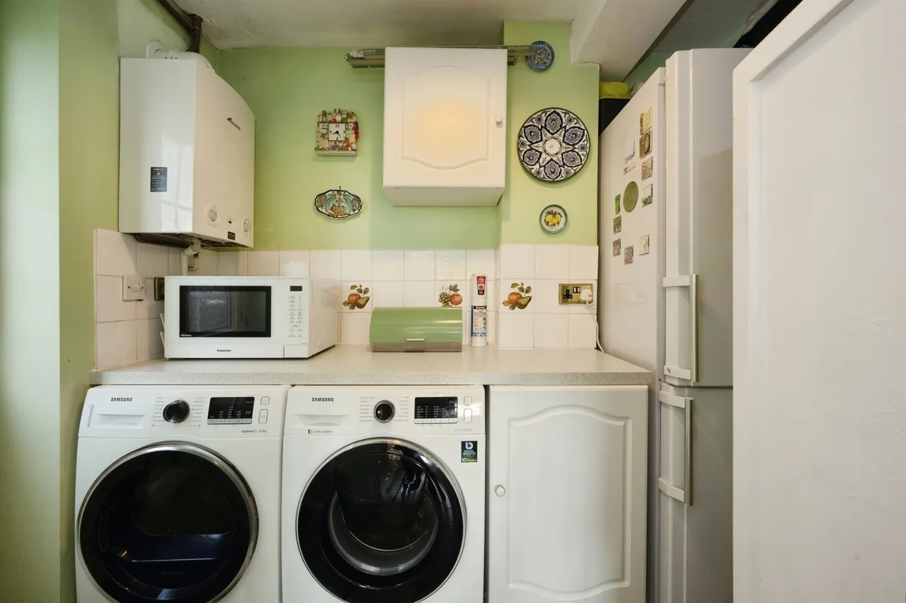 Newell Close, Aylesbury, HP21, photo 11