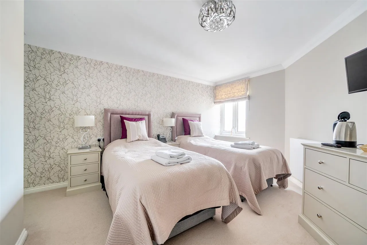 Rowe Avenue, Peacehaven, BN10, photo 3