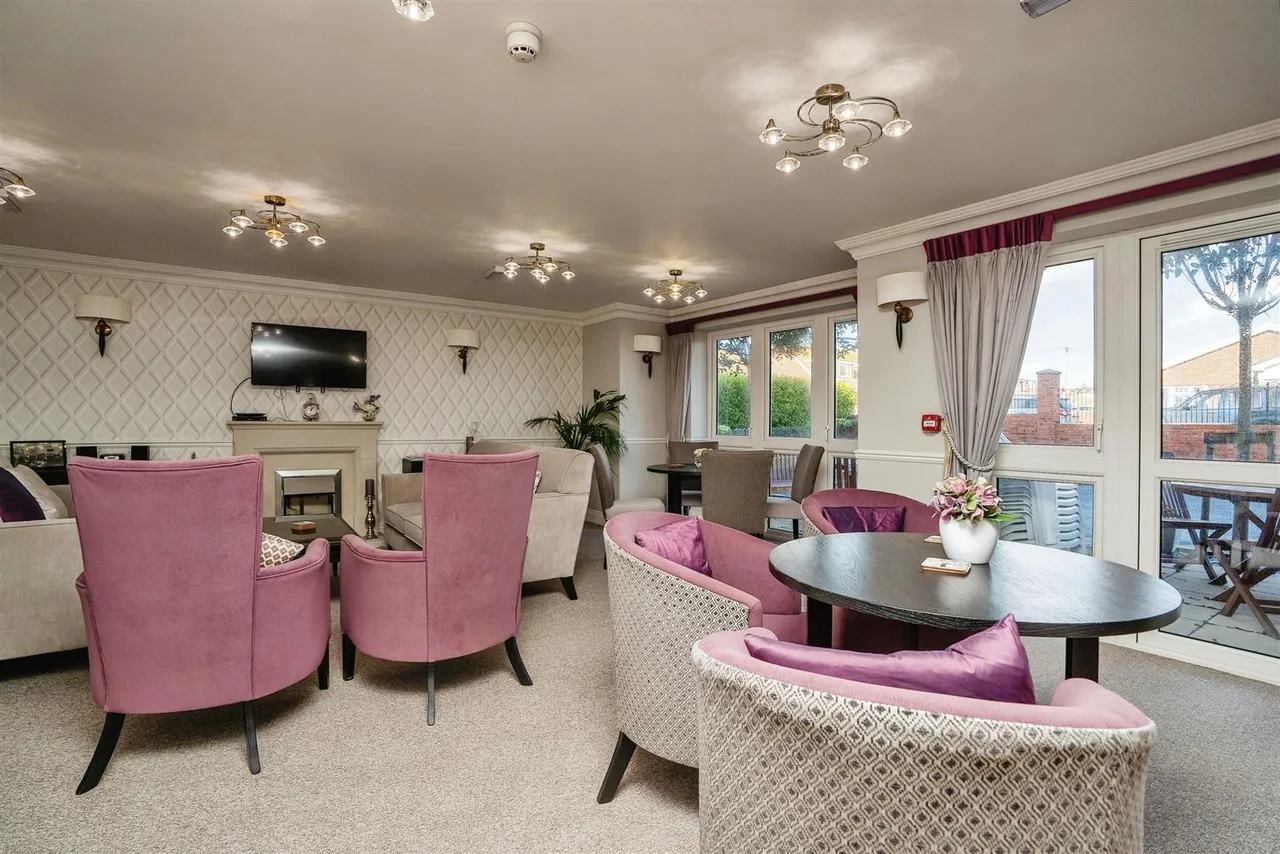 Rowe Avenue, Peacehaven, BN10, photo 12