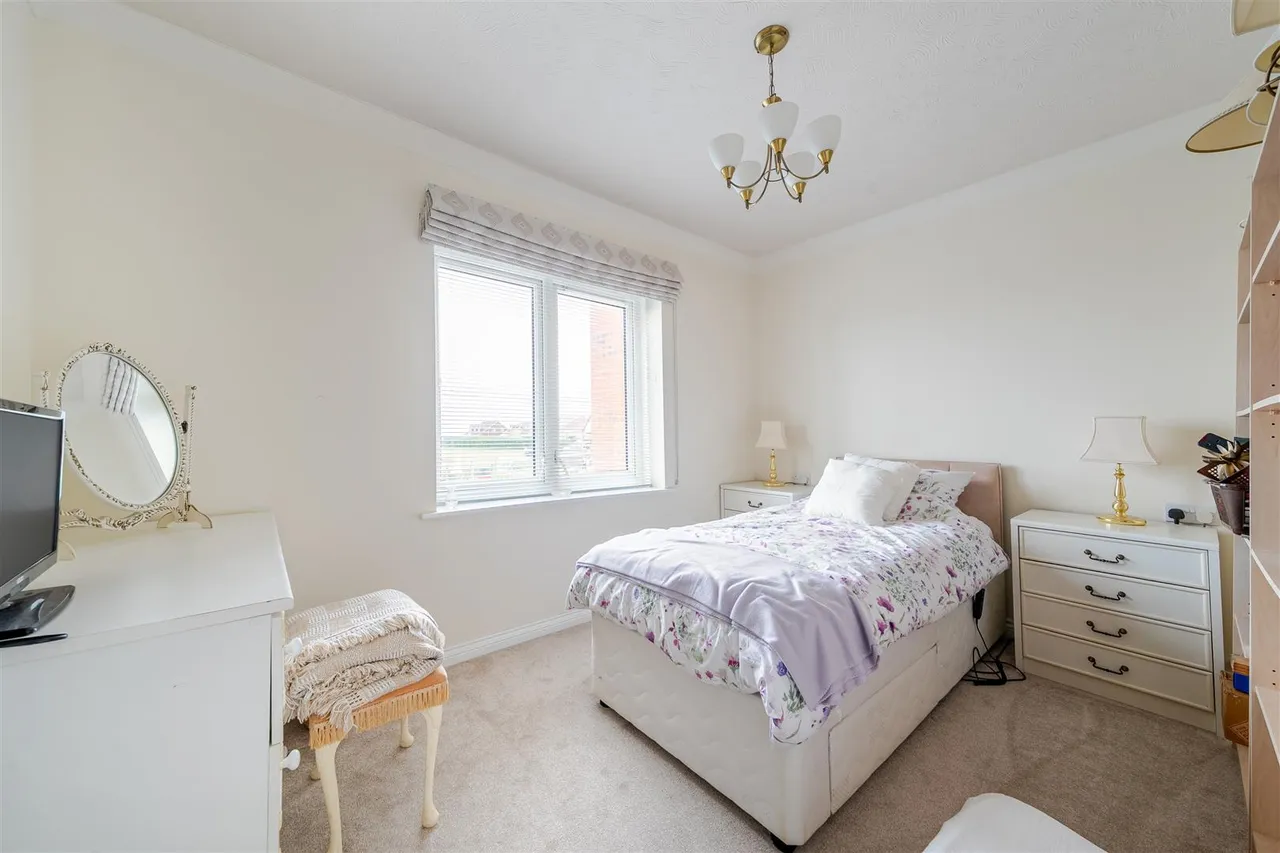 Rowe Avenue, Peacehaven, BN10, photo 9