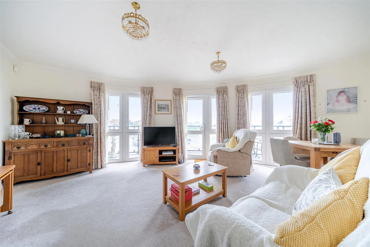Rowe Avenue, Peacehaven, BN10, photo 5