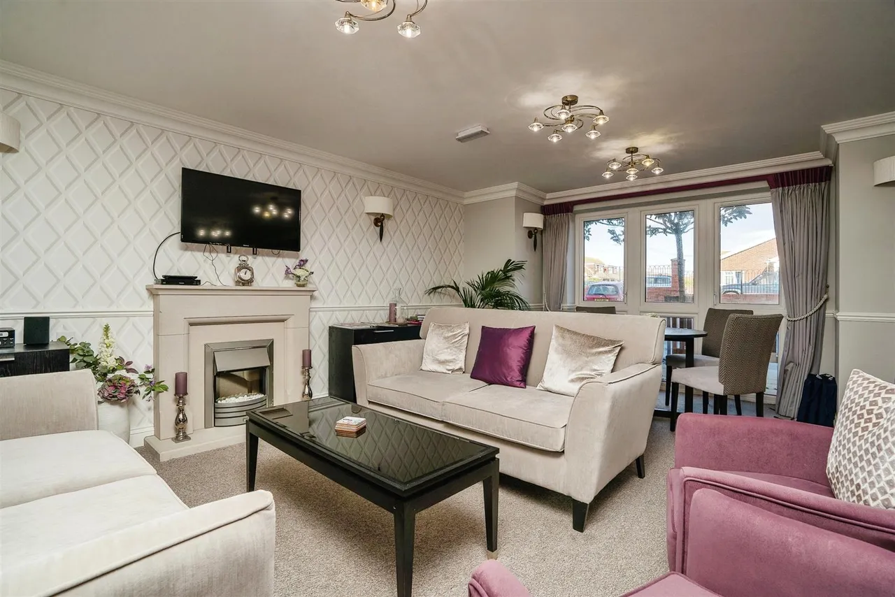 Rowe Avenue, Peacehaven, BN10, photo 13