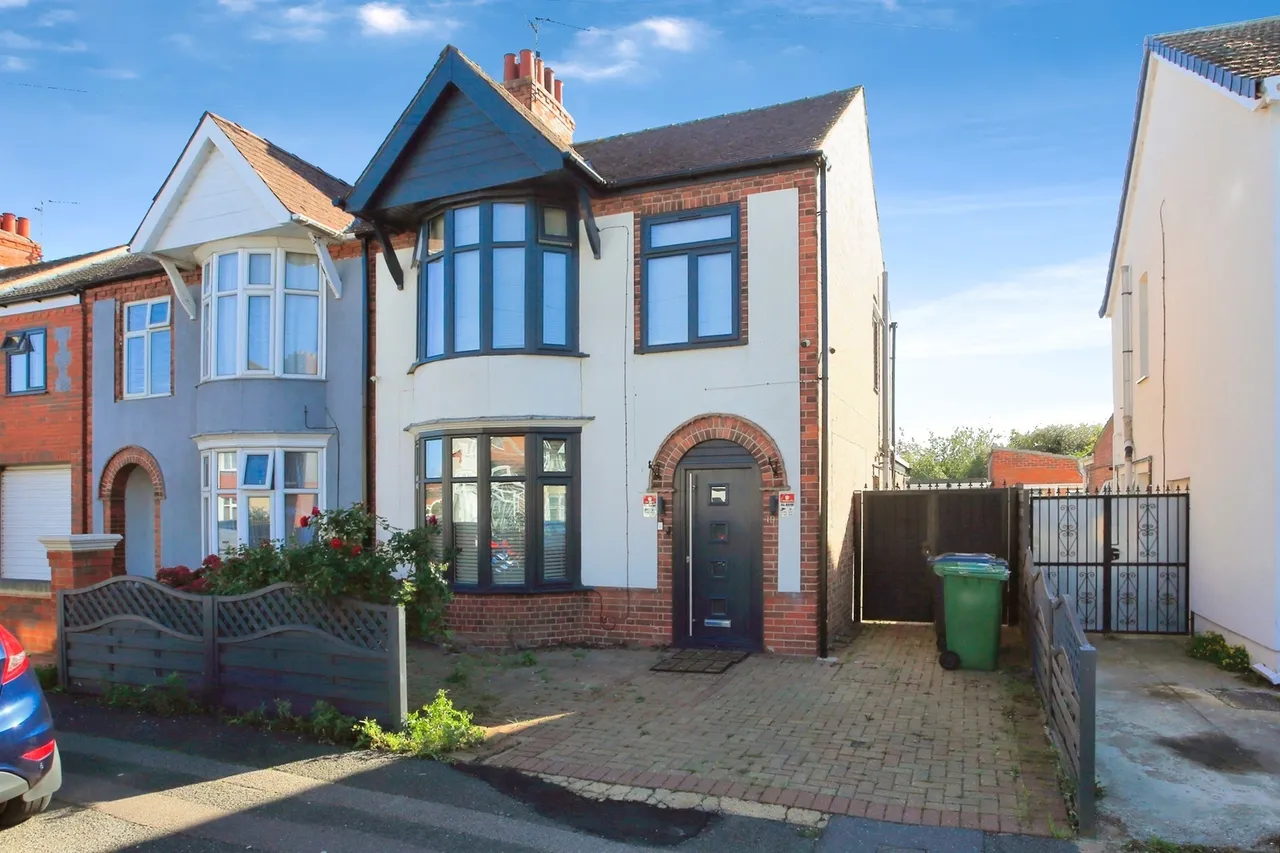 3 bed house for sale — Peveril Road, Peterborough