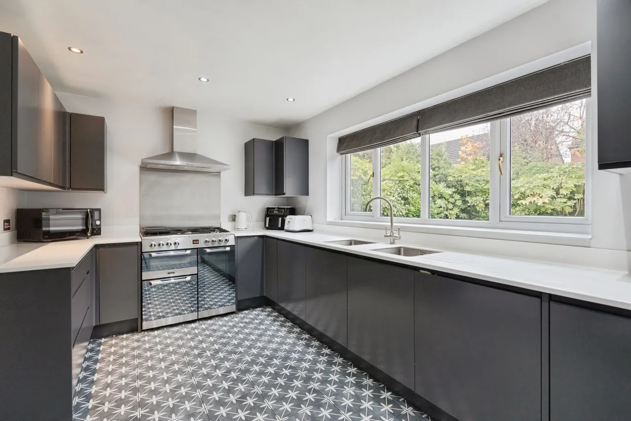 Waterslea Drive, Bolton, BL1, photo 3