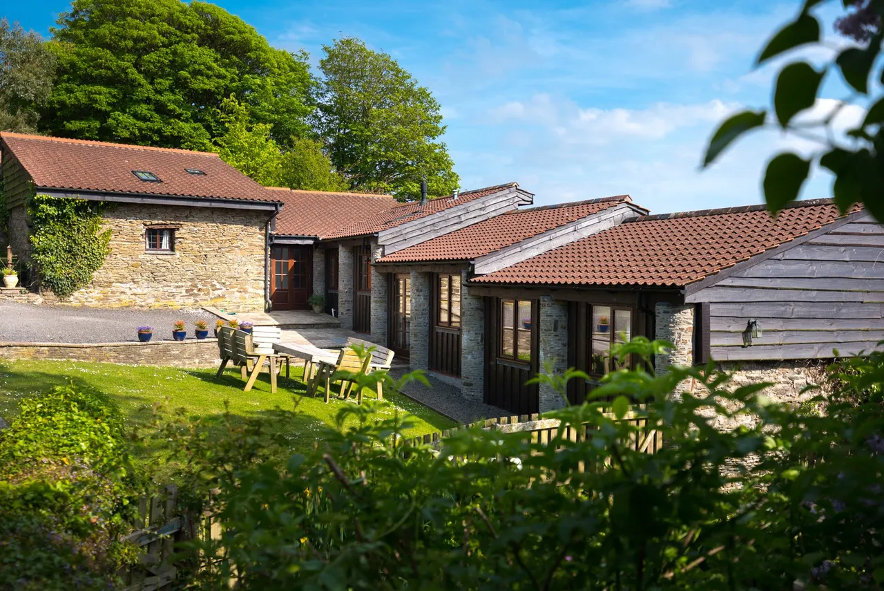 3 bed barn conversion for sale, Northleigh Hill, Goodleigh, EX32