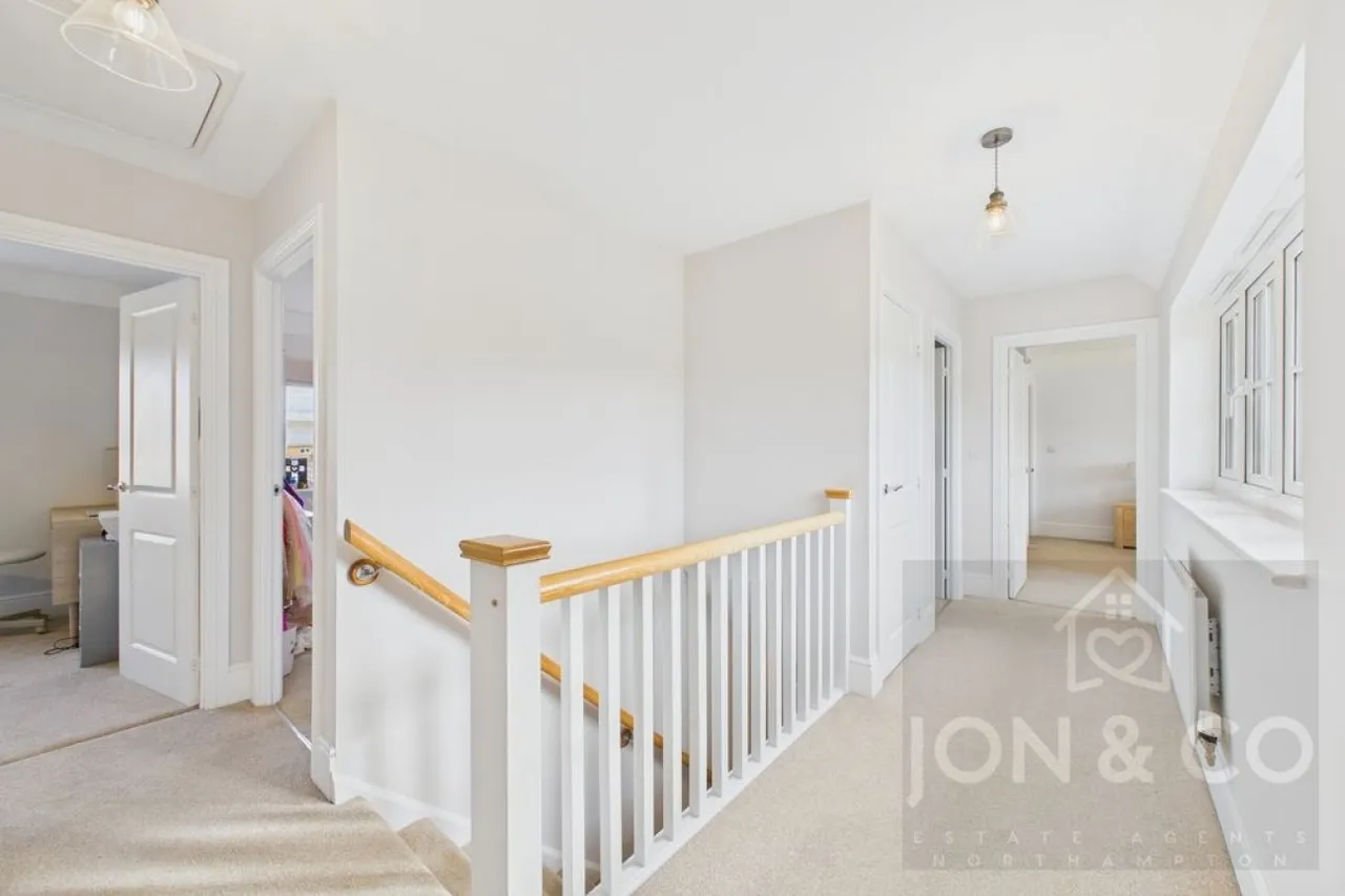March Springs, Moulton, NN3, photo 13