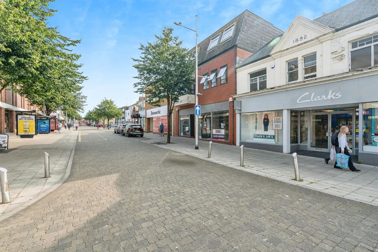 1 bed flat for sale — London Road North, Lowestoft