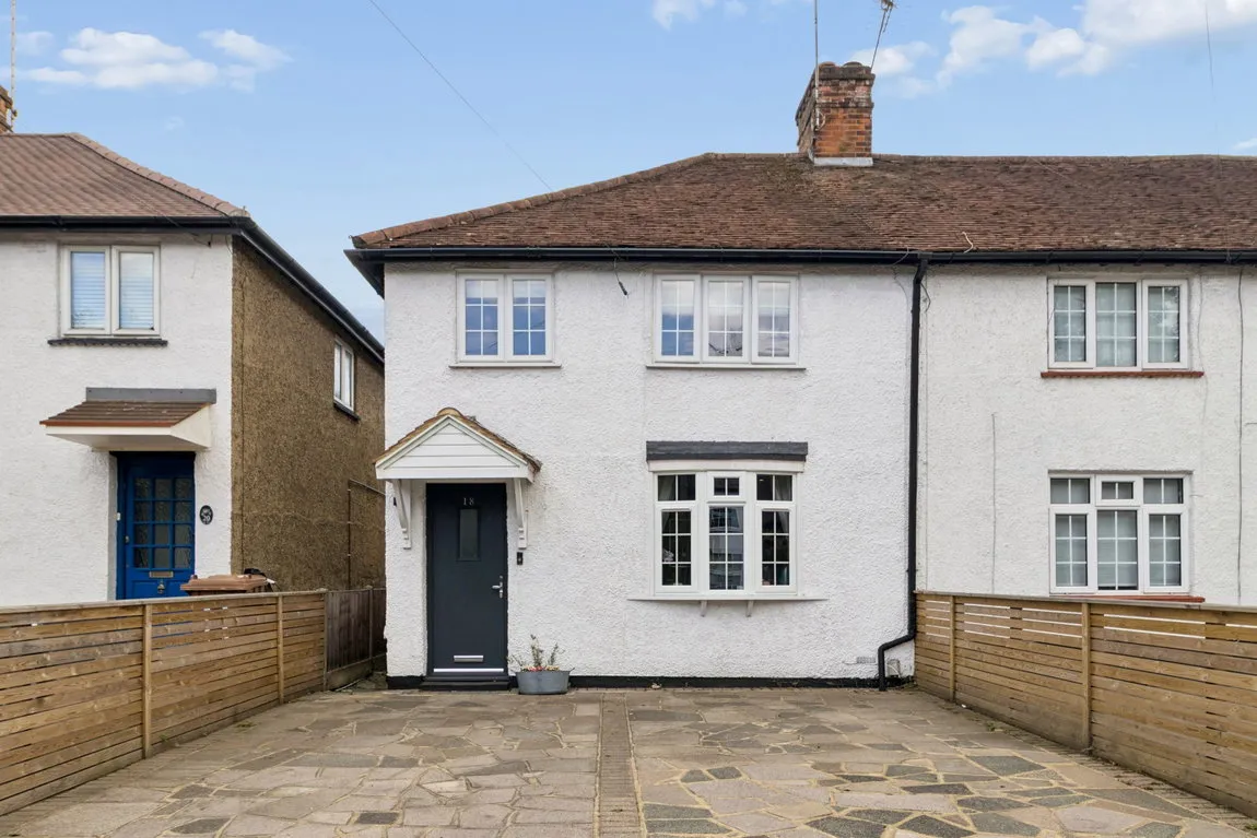 3 bed house for sale, Park Road, Rickmansworth, WD3