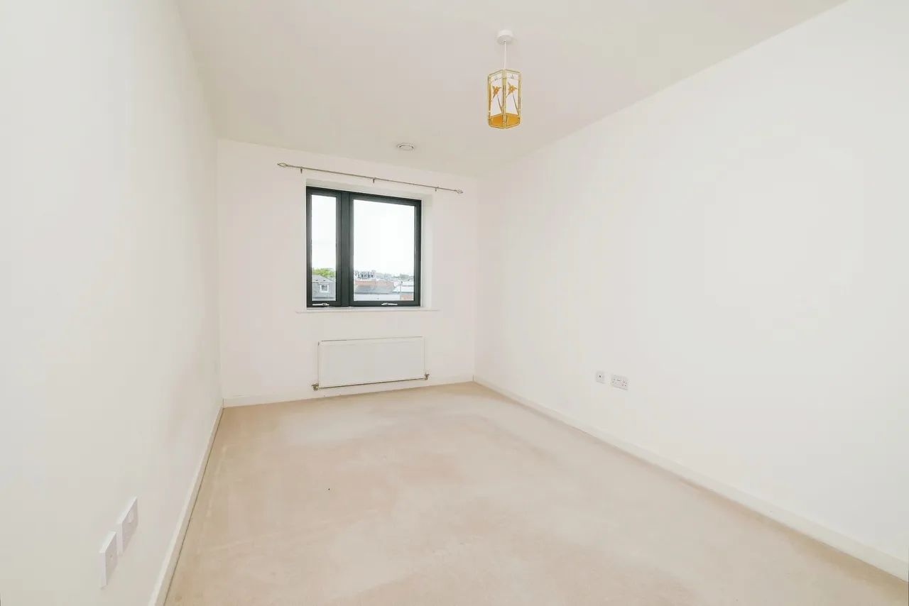 Victory Park Road, Addlestone, KT15, photo 6