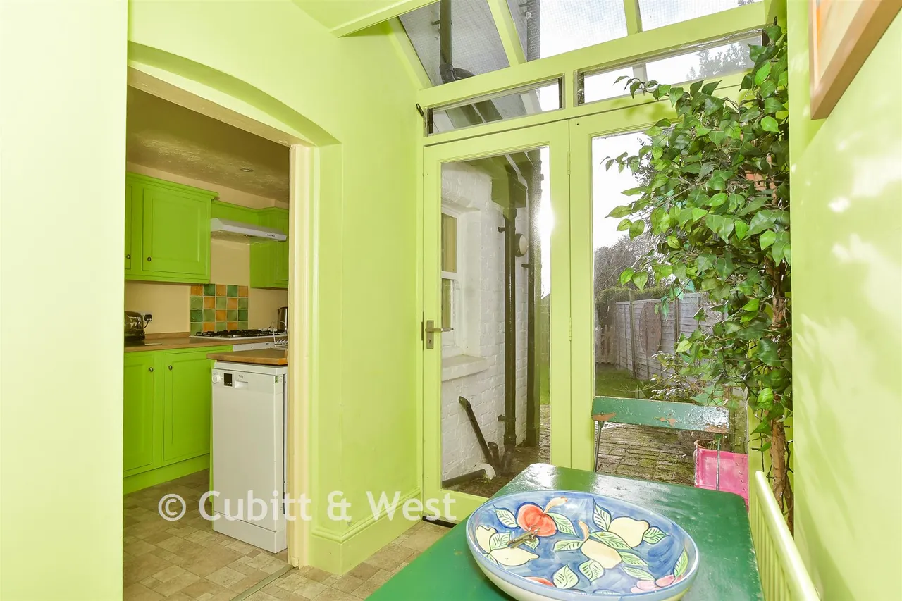 Kirdford Road, Arundel, BN18, photo 13