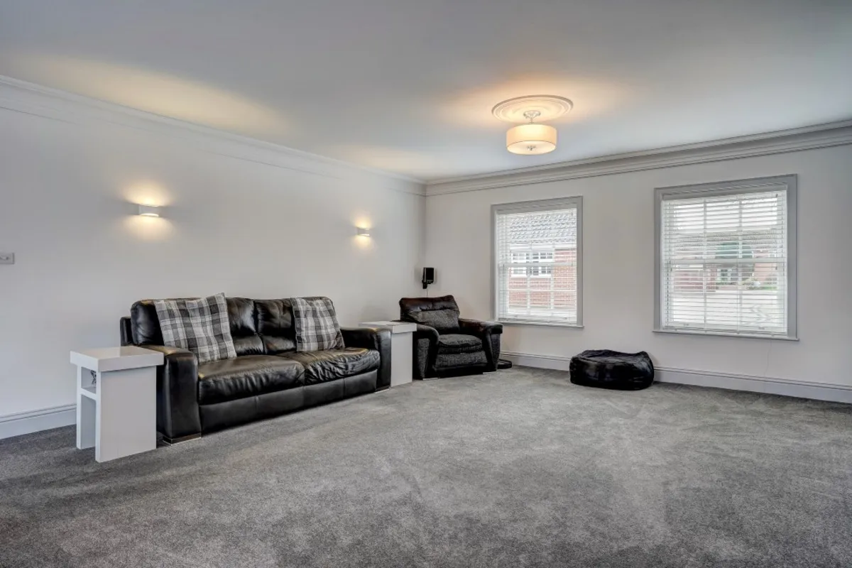 Yarmouth Road, Lowestoft, photo 8