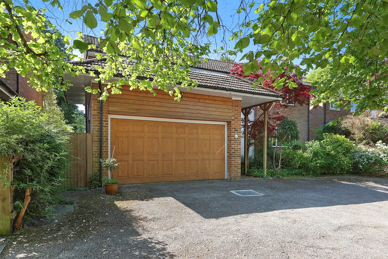 Priory Close, Dorking, RH4, photo 10