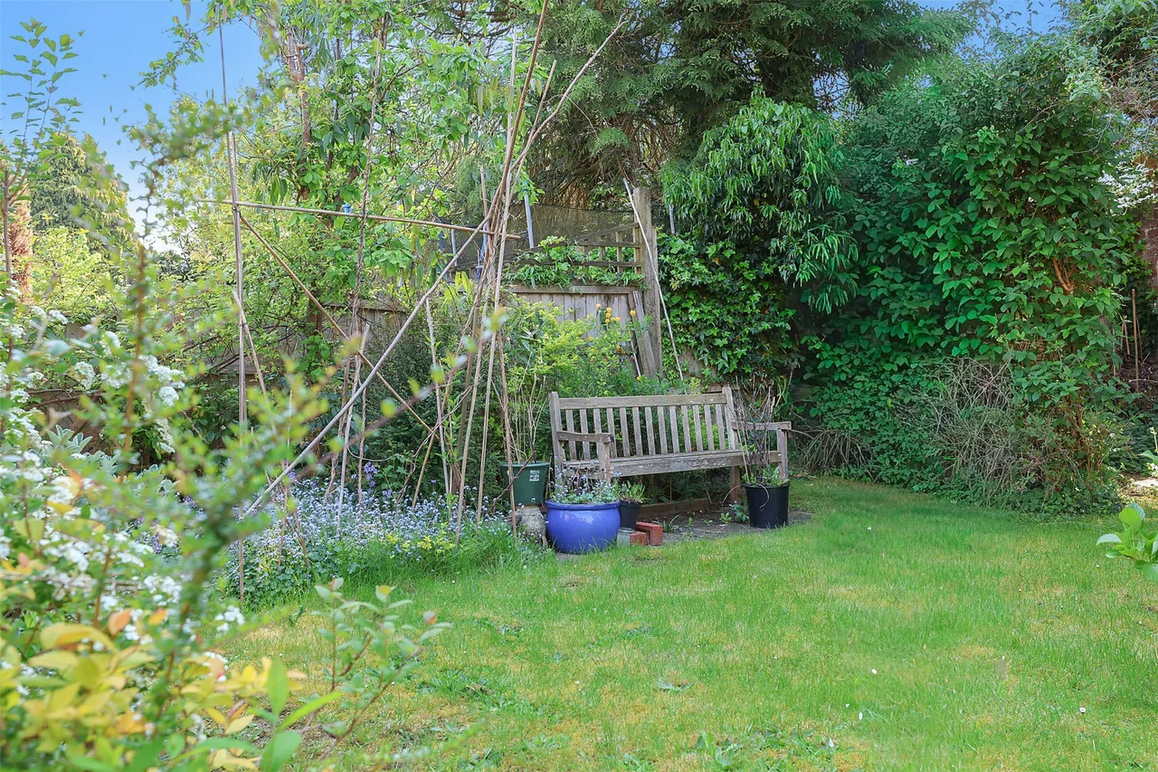 Priory Close, Dorking, RH4, photo 9