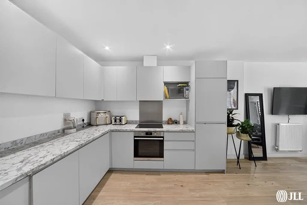 Jupp Road West, London, E15, photo 6