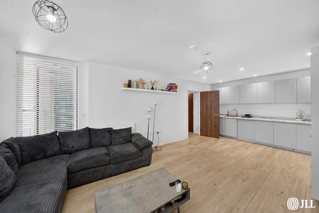 Jupp Road West, London, E15, photo 4