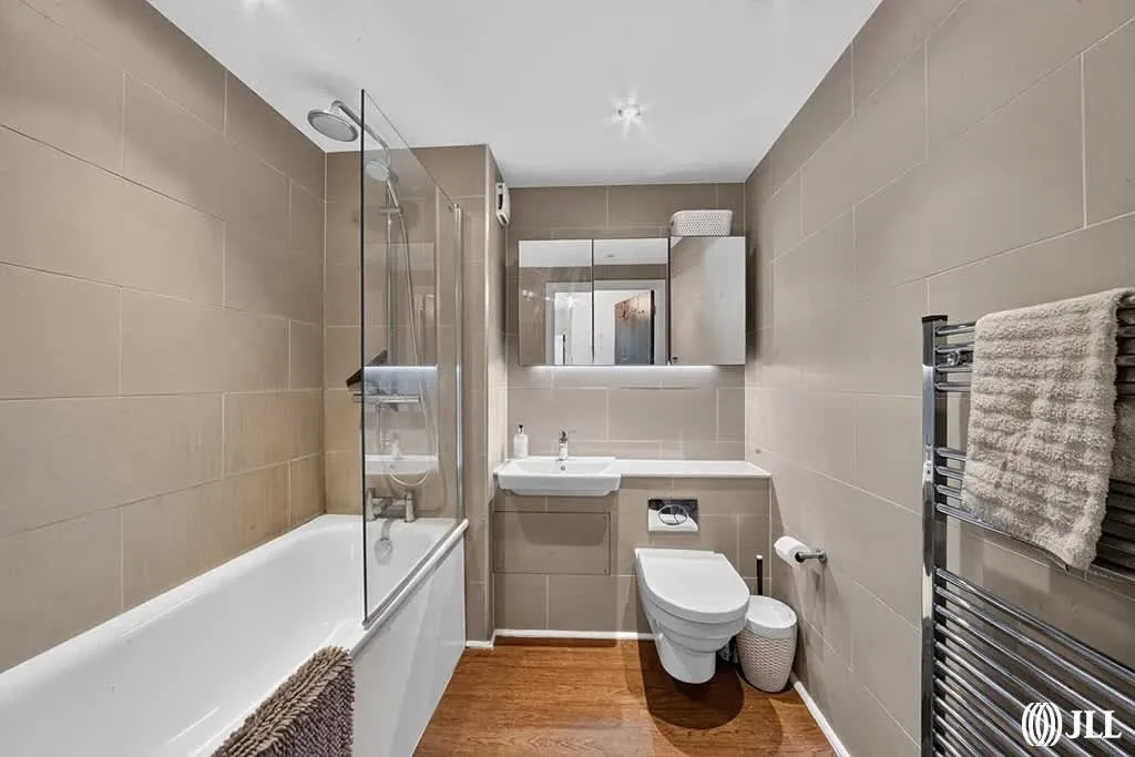 Jupp Road West, London, E15, photo 12