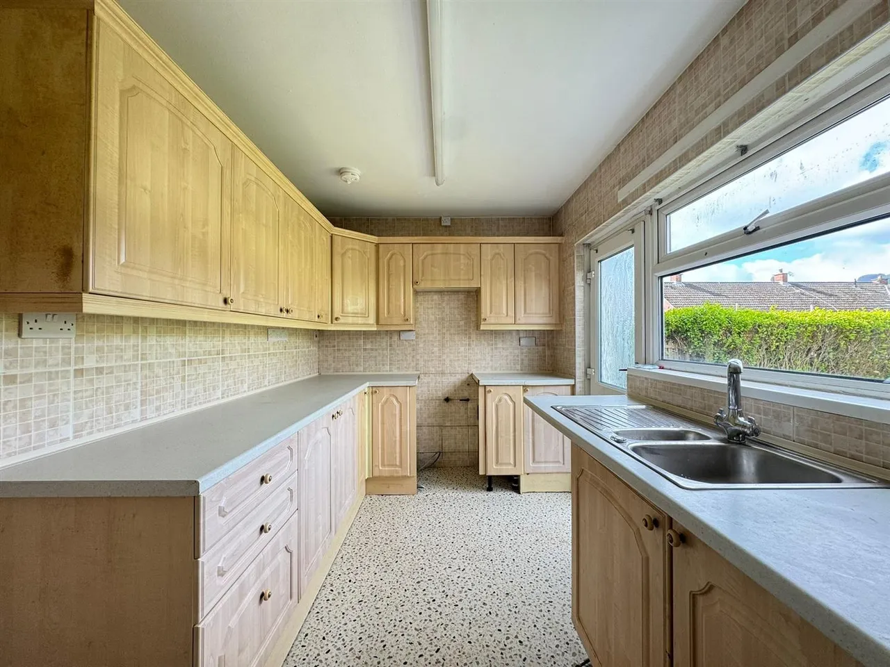 Derry Hill, Rathcoole, BT37, photo 4