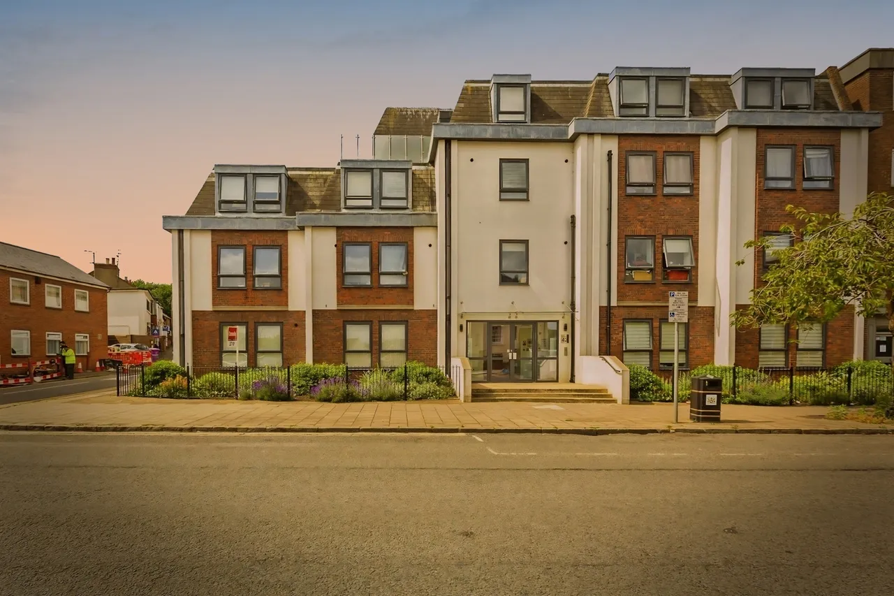 1 bed flat for sale — Buckingham Street, Aylesbury