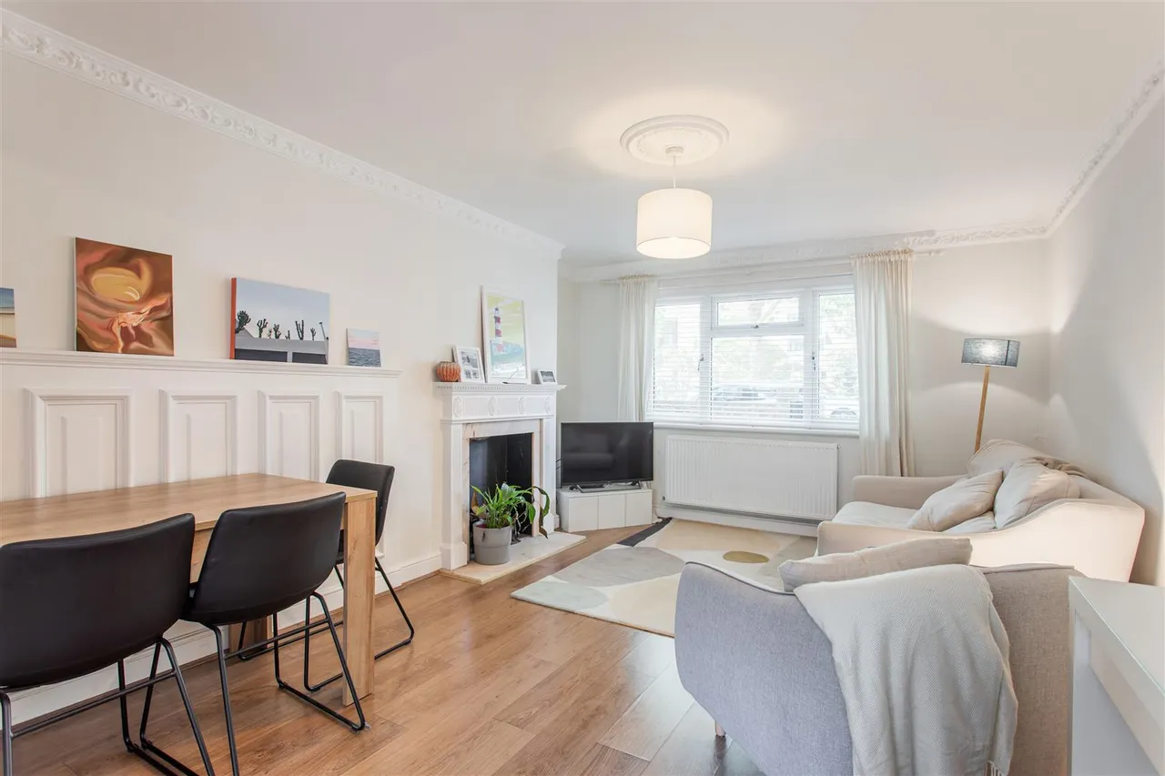 2 bed flat for sale, Rhondda Grove, Mile End